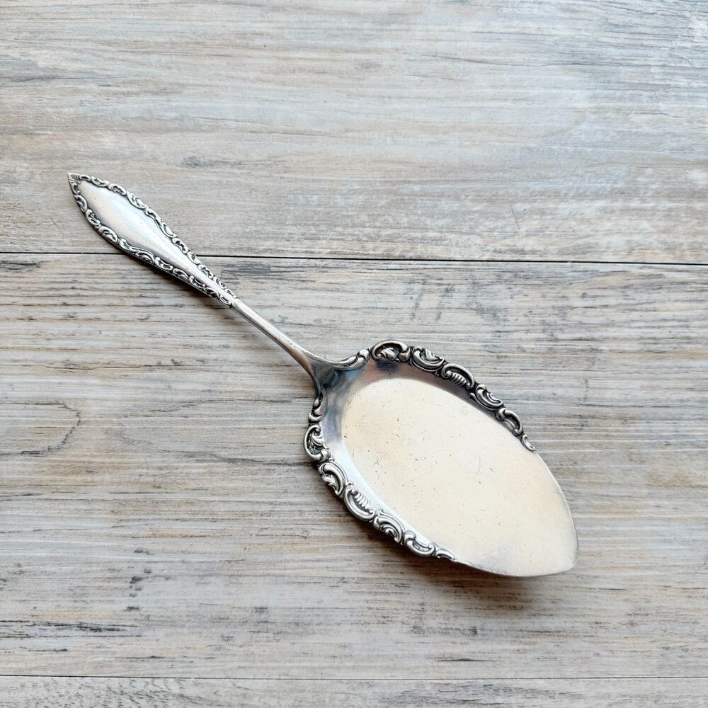 Vintage 1847 Rogers Bros Silverplate Pie Server Ornate Cake Utensil Vintage